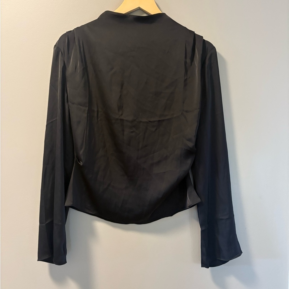 H&M Classic Black Long Sleeved Shirt in Size Small